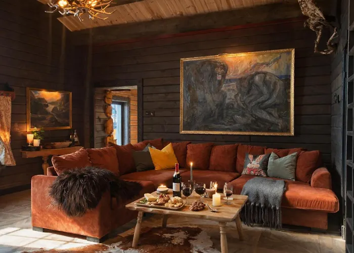 Historical & Exclusive - In-out - 18 People *